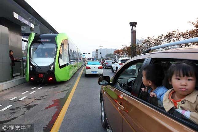 Image for article titled The world’s first self-driving “rail bus” is taking its inaugural journey in China without tracks