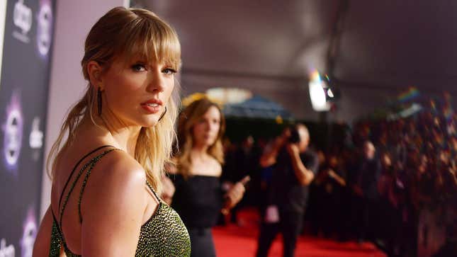 Taylor Swift fans file lawsuit against Ticketmaster