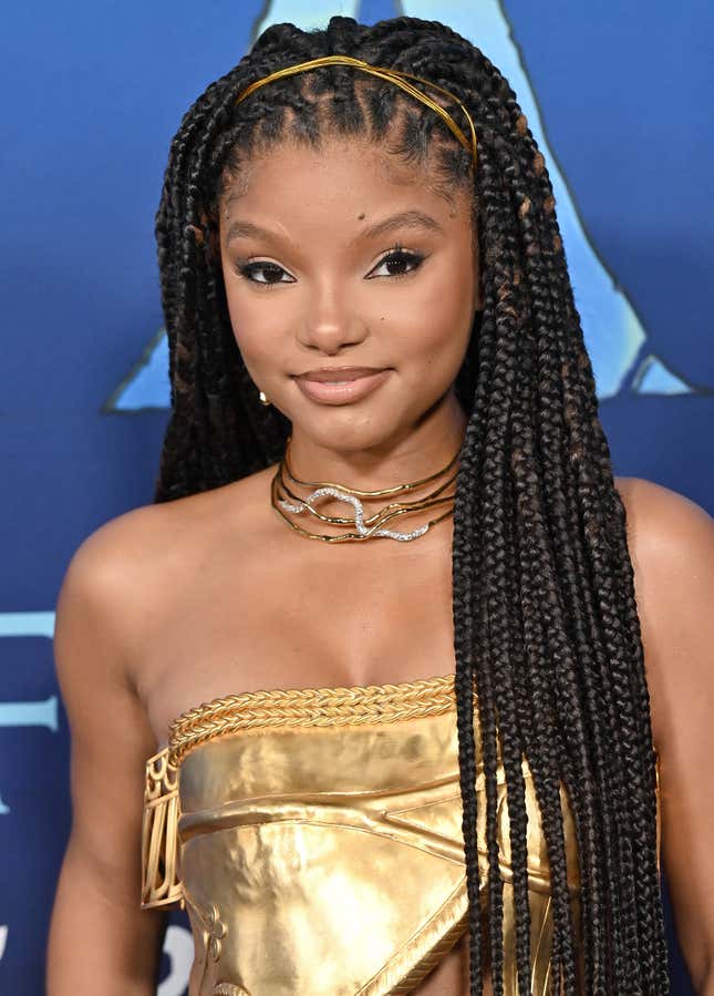 Image for article titled Even More, Ways Chloe and Halle Bailey&#39;s Locs Were Styled