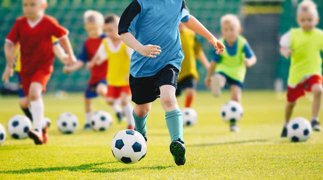 Image for article titled How to Keep Your Kids Playing Sports Without Going Broke