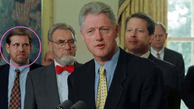 Former FDA chief David Kessler, next to president Bill Clinton, in 1997.