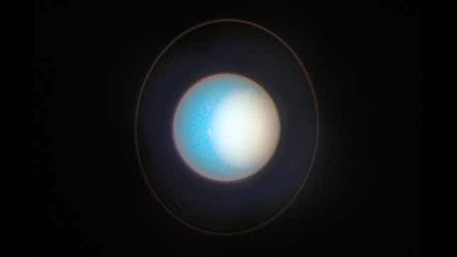 Imagen de Urano tomada con el telescopio espacial Hubble el 10 de noviembre de 2022