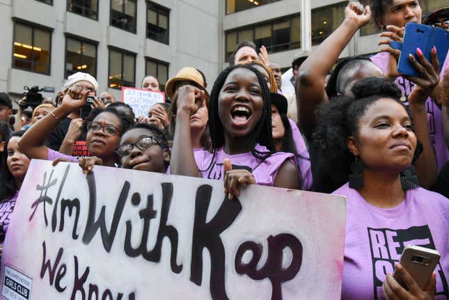 People participate in a protest against the National Football League (NFL) and in support of Colin Kaepernick in New York, NY, U.S. August 23, 2017. REUTERS/Stephanie Keith - RC12CFF85440