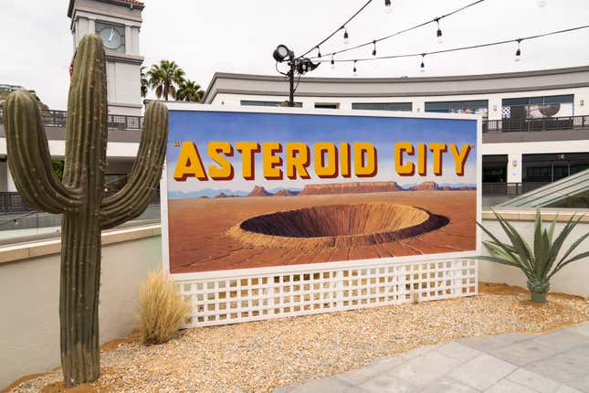 Image for article titled Asteroid City Comes Alive in New Immersive Experiences