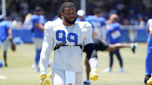 Even at 31, Rams' chiseled Aaron Donald flexes his body of work