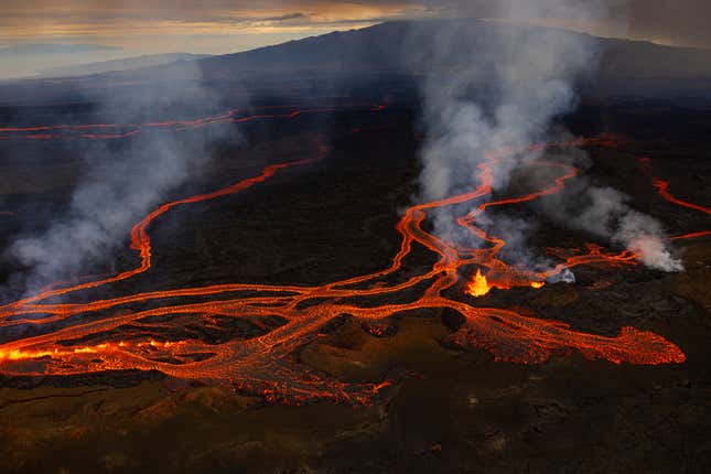 Eruption at Mauna Loa on November 29, 2022.
