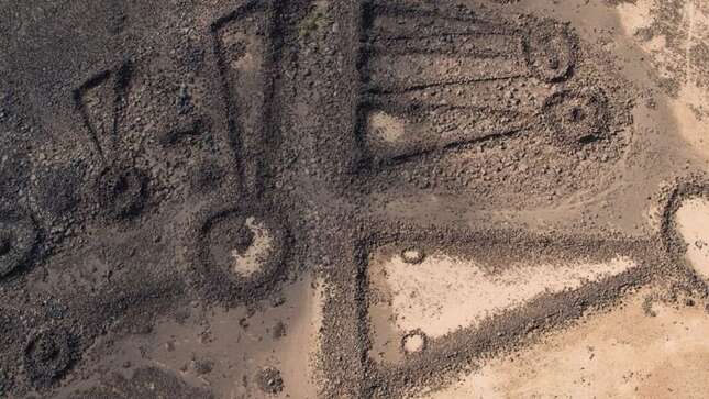 Descubren una red de carreteras perdidas de la Antigua Arabia marcadas por tumbas humanas