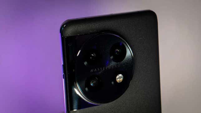 Un detalle de las cámaras del OnePlus11.