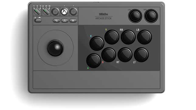 Una fotografía cenital de la versión en negro del 8BitDo Wireless Arcade Stick para Xbox.