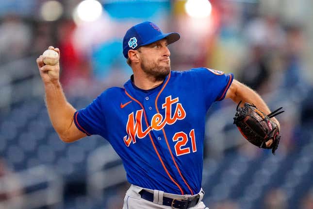 Mar 18, 2023; West Palm Beach, Florida, USA; New York Mets starting pitcher Max Scherzer (21) throws a pitch against the Houston Astros during the first inning at The Ballpark of the Palm Beaches.