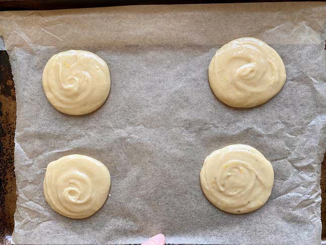 Image for article titled Make Black and White Cookies With Boxed Muffin Mix