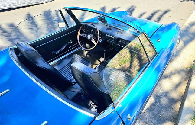Image for article titled At $5,900, Could You Be Drawn Into This 1968 Fiat 850 Spider’s Web?