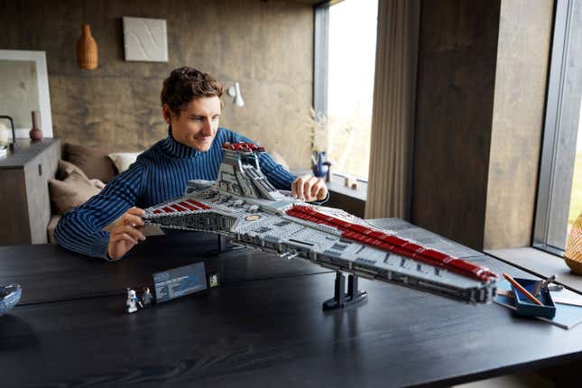 Imagen para el artículo titulado El próximo set de Star Wars de Lego es un tributo de 5300 piezas a las Guerras Clon