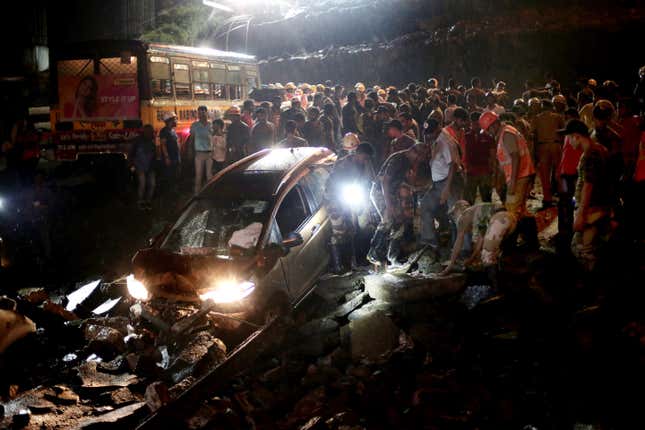 Kolkata-bridge-collapse-india