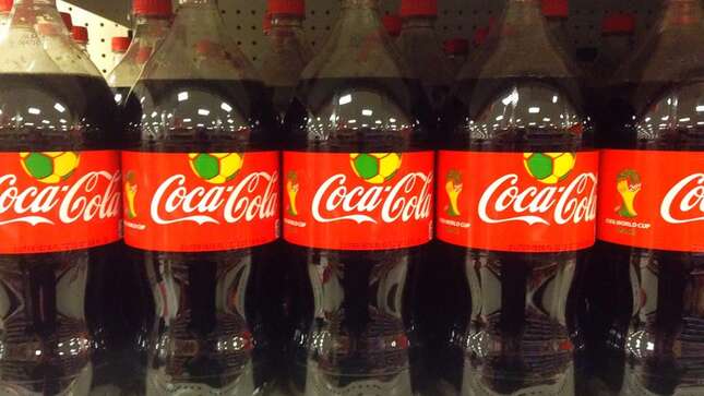 El extraño caso del hombre que murió después de beber una botella de Coca-Cola en diez minutos