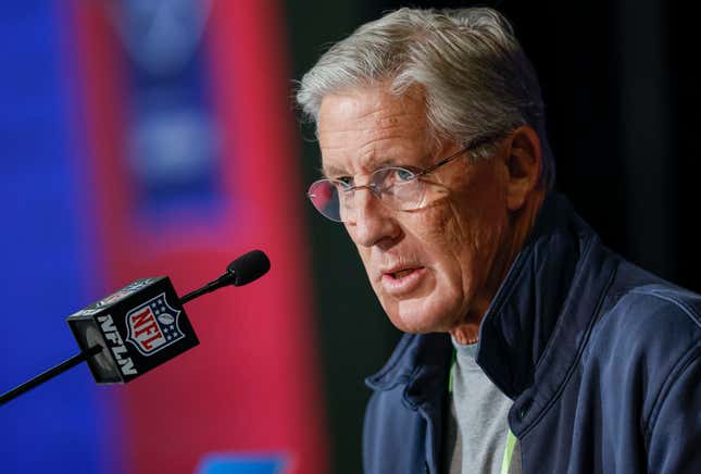 Pete Carroll needs to look in the mirror.