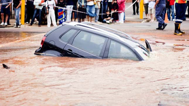 Image for article titled Australia Will Test New Cars for Escapability in Floods