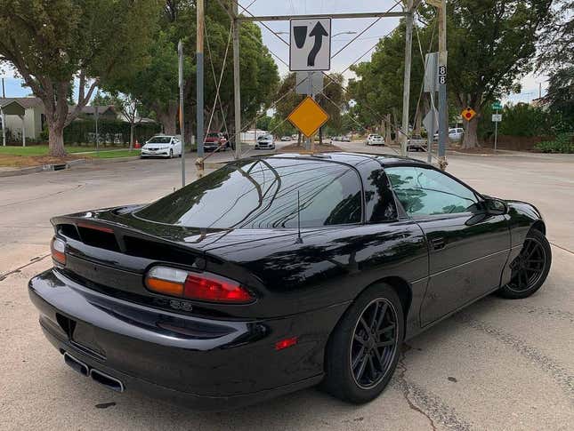 Image for article titled At $12,995, Does This 2001 Chevy Camaro SS SLP Totally Slap?