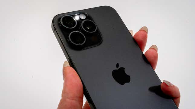 Image for article titled Hands-on: Apple's iPhone 15 Finally Feels Like an Upgrade