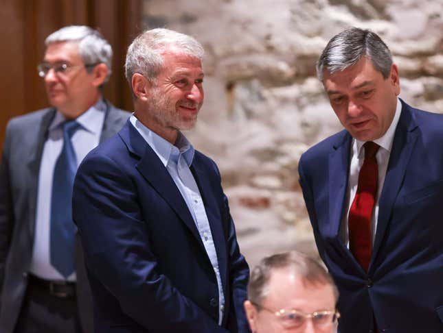 Roman Abramovich (left) in Istanbul for peace talks with Russian and Ukrainian delegations.