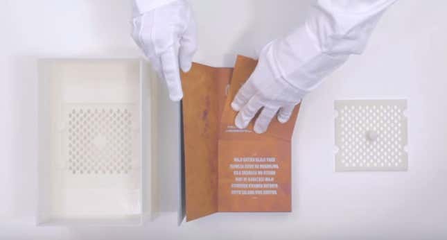 Image for article titled A new “drinkable book” has pages that turn raw sewage into drinking water