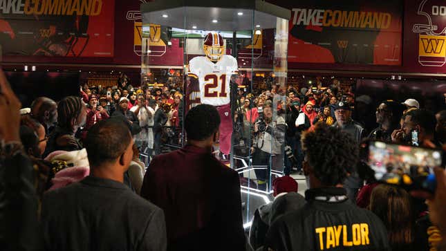 Commanders get roasted for lackluster Sean Taylor 'statue