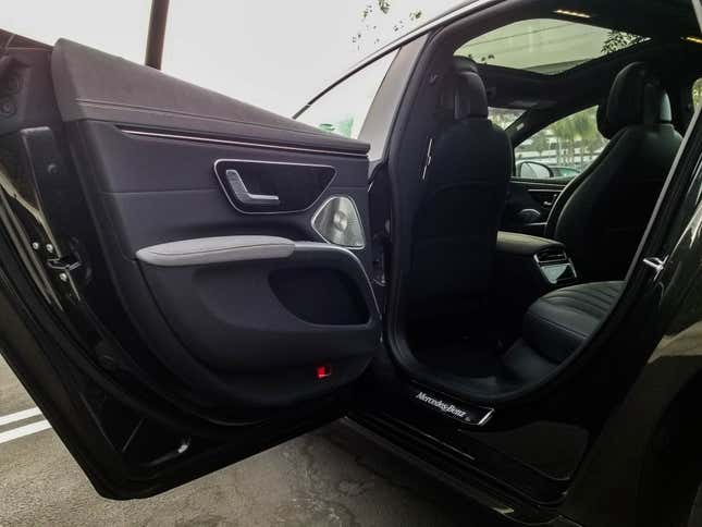 Image for article titled First Drive: The 2022 Mercedes-Benz EQS450+ Is A Beautiful Electric Porpoise