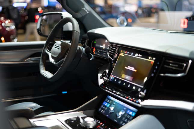 Image for article titled These Are Your Most Disappointing Car Features