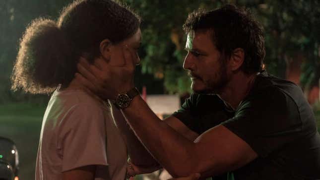 Joel with his daughter, played by Nico Parker.