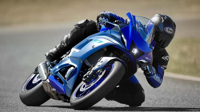 Image for article titled Yamaha's New R7 Is The Blue Blur We've Been Waiting For
