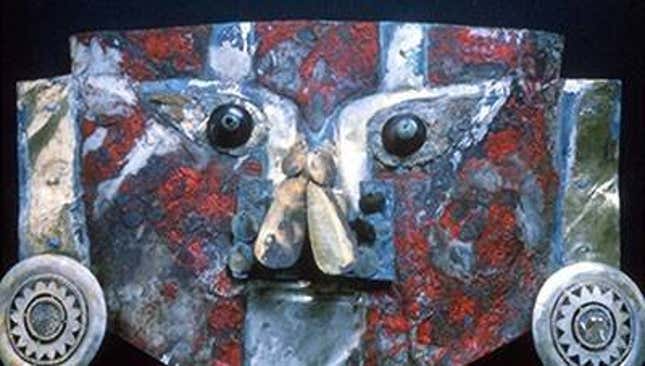 The Sicán mask.