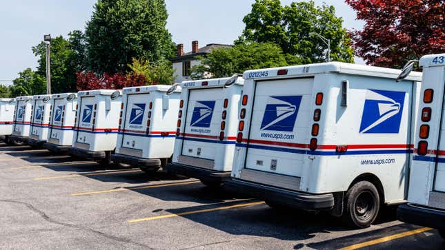 Image for article titled How to Plan for Slower, More Expensive Mail Service This Holiday Season
