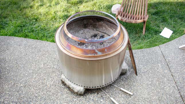 Image for article titled Build Your Own &#39;Smokeless&#39; Fire Pit