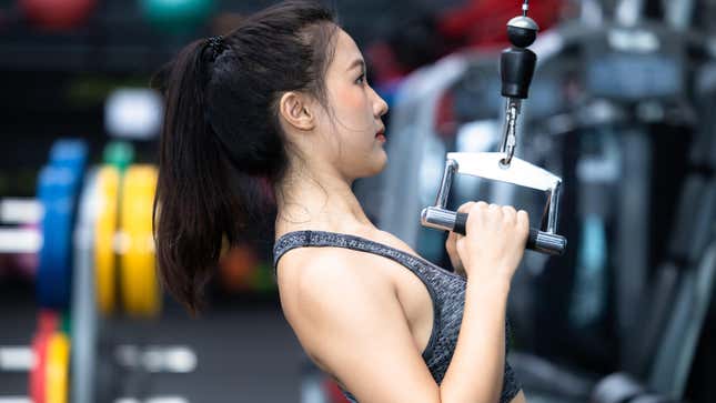 Image for article titled How to Use All Those Weird Cable Attachments at the Gym