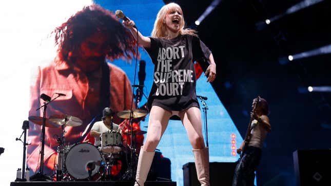 Image for article titled Hayley Williams to Fans Who Vote for Ron DeSantis: 'You're Dead to Me'