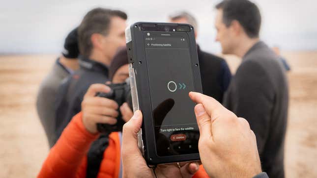 Un teléfono Android con conectividad vía satélite.