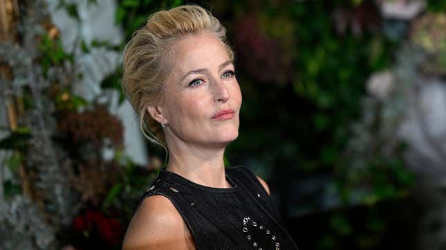 Gillian Anderson denies rumors she refused to return to The Crown