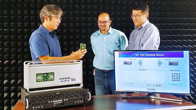 Samsung researchers: Wonsuk Choi, Shadi Abu-Surra and Gary Xu with the THz proof-of-concept system.