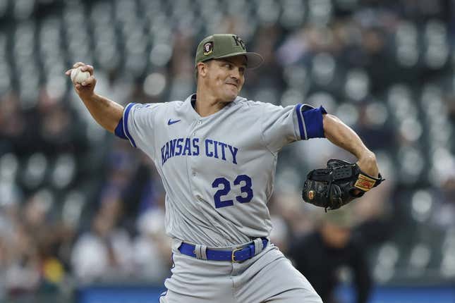 May 19, 2023; Chicago, Illinois, USA; Kansas City Royals starting pitcher Zack Greinke (23) pitches against the Chicago White Sox during the first inning at Guaranteed Rate Field.