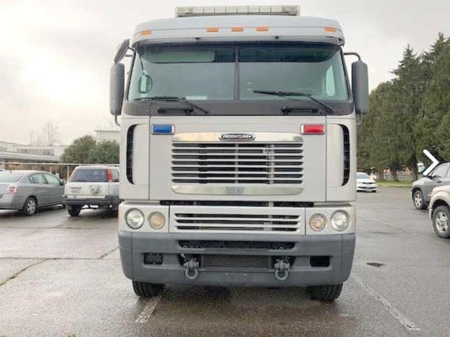 Image for article titled You Missed Your Chance To Buy A Former FBI Mobile Command Center