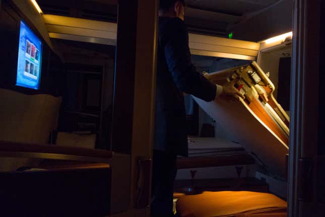 Image for article titled What it’s like to fly the $23,000 Singapore Airlines Suites class