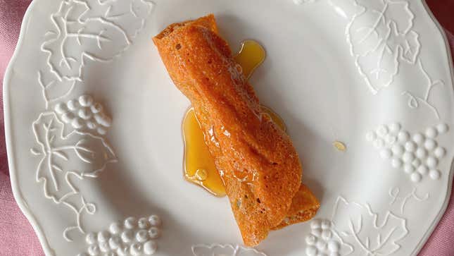 Image for article titled Tuck a Pickle Into a Crispy Cheese Blanket