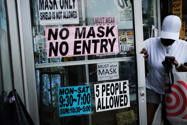 Image for article titled CDC Will Reportedly Ask Some Vaccinated People to Mask Back Up