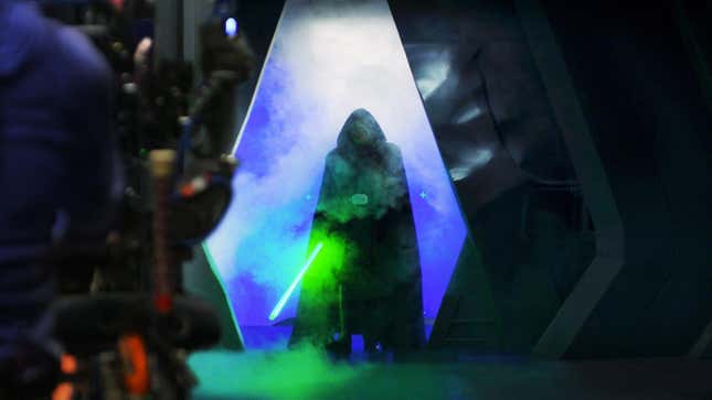 Lukę Skywalker emerges.