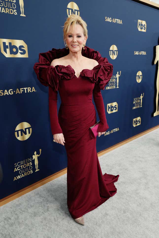Jean Smart attends the 28th Screen Actors Guild Awards at Barker Hangar on February 27, 2022 in Santa Monica, California. 