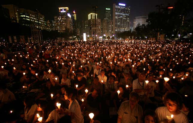 REUTERS/AARON TAM