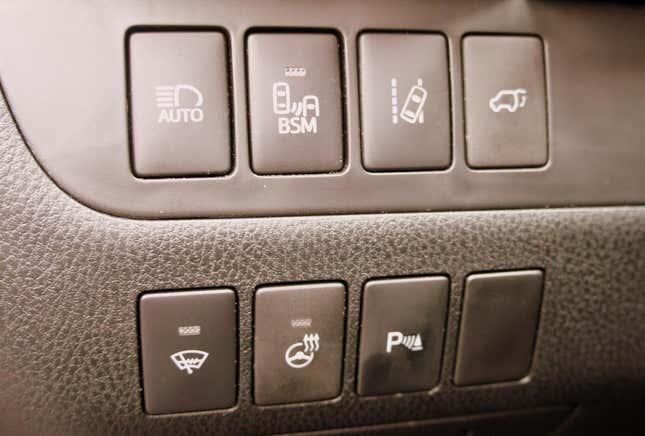 Image for article titled These Are The Must-Have Features On Your Next Cars