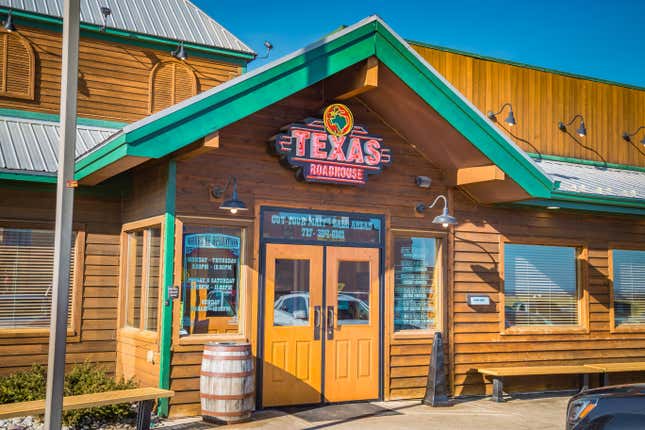 Image for article titled A Tiktok Storytime Goes Viral When Employer Tells of a Racial Confrontation At a Texas Roadhouse in Ohio