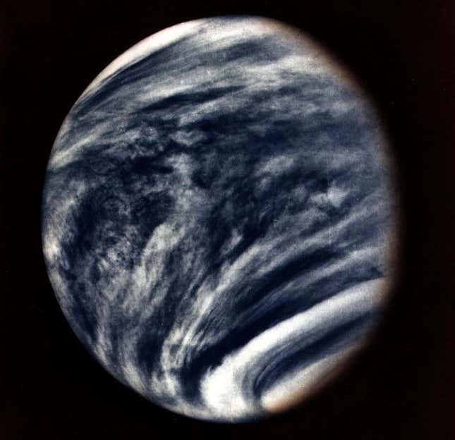 Imagen para el artículo titulado Los planetas del sistema solar, antes vs. ahora: así eran sus primeras fotos y así son las actuales