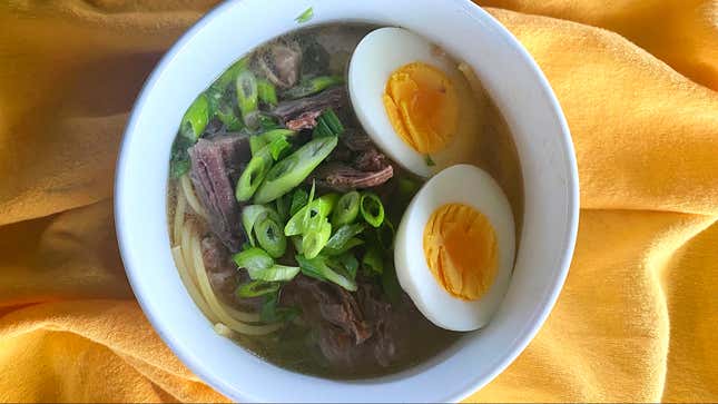 Image for article titled You Should Make Yakamein in Your Instant Pot